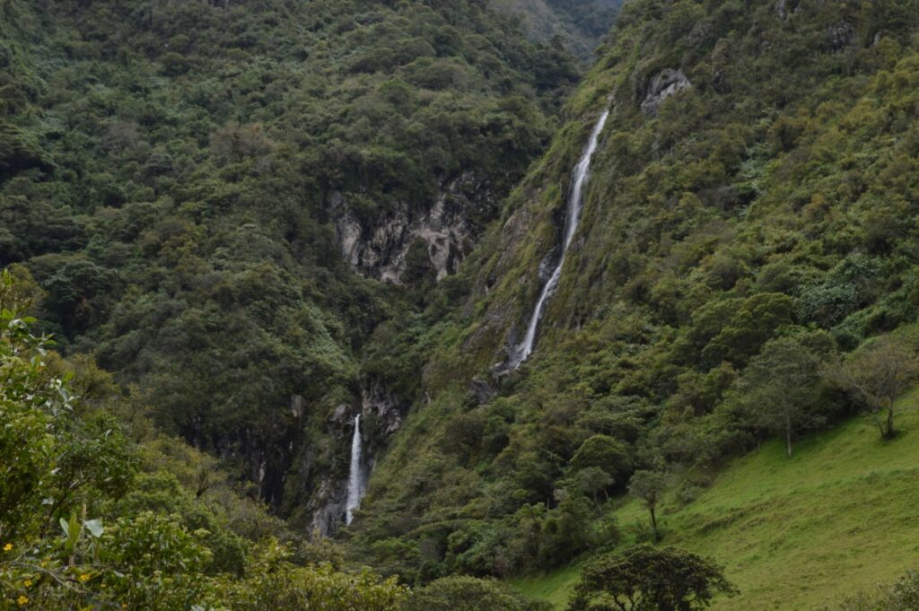 TREKKING AL OJO DEL FANTASMA Chimborazo Tours Ecuador